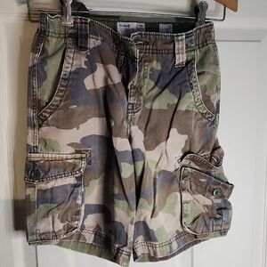 Old Navy Camo Cargo Shorts  Boys Size 8 Broken In Wash